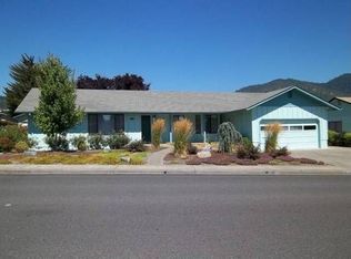 910 NW Morgan Ln, Grants Pass, OR