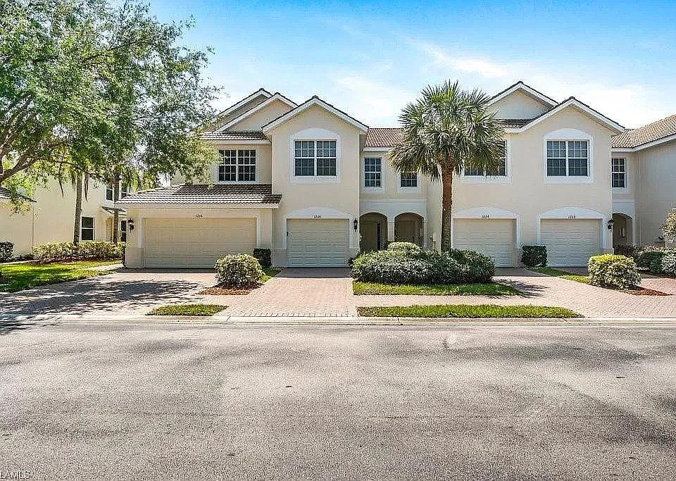 1216 Oxford Ln #16