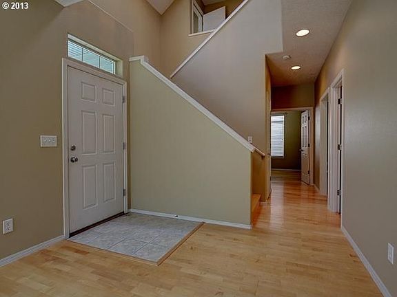 2nd image of 2292 NE 10th Ave