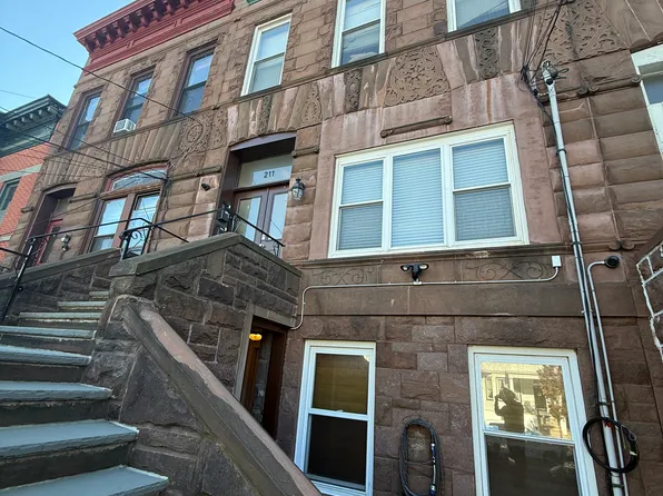 211 Shippen Street image 1 of 6