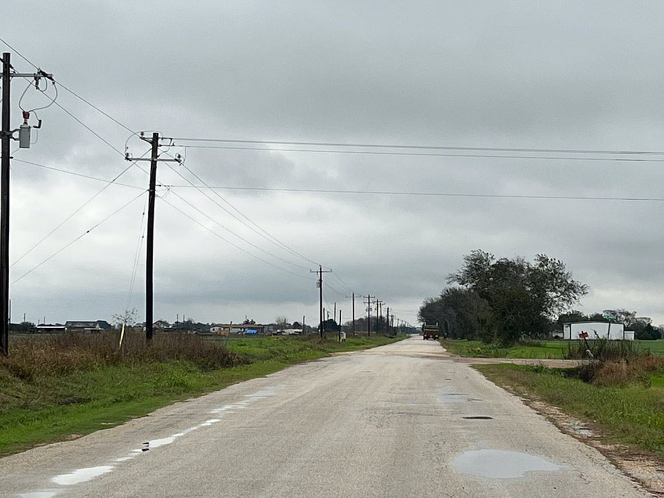 2nd image of 823 County Road 453