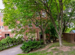 5900 Munson Ct, Falls Church, VA 22041