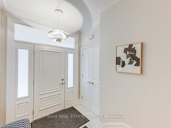 3rd image of 70 Heath St E