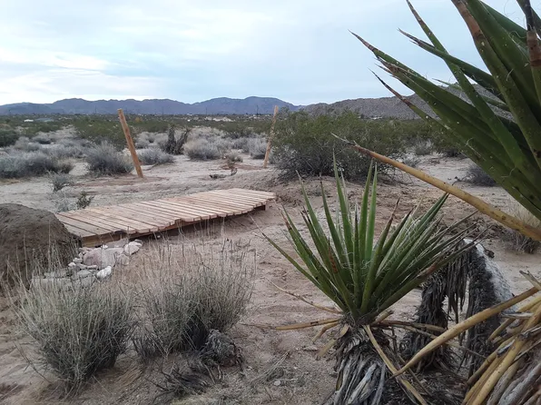 Wolfe Dr, Twentynine Palms, CA 92277