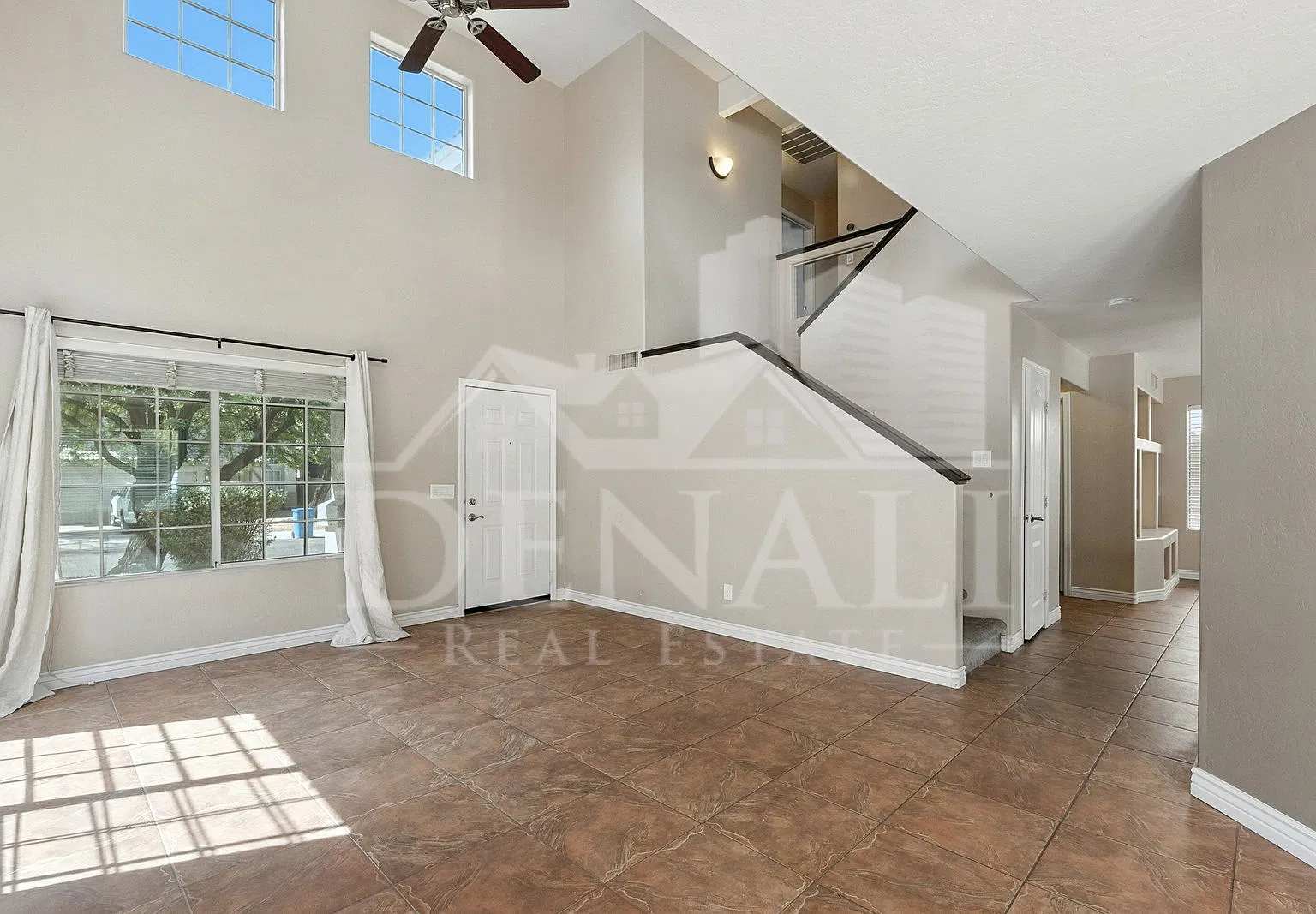 3 bed, 2.5 bath, 2001 sqft, $2,995 — Photo 4