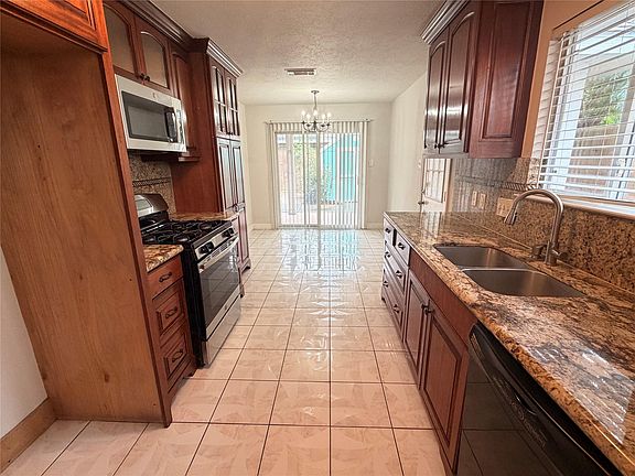5th image of 1418 Carolina Grove Ln