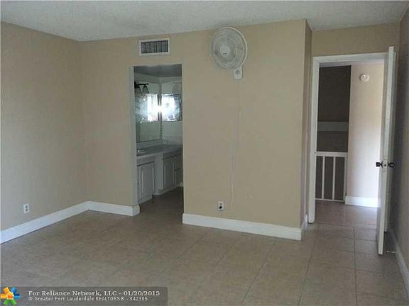 4th image of 6454 Red Pine Ln APT B