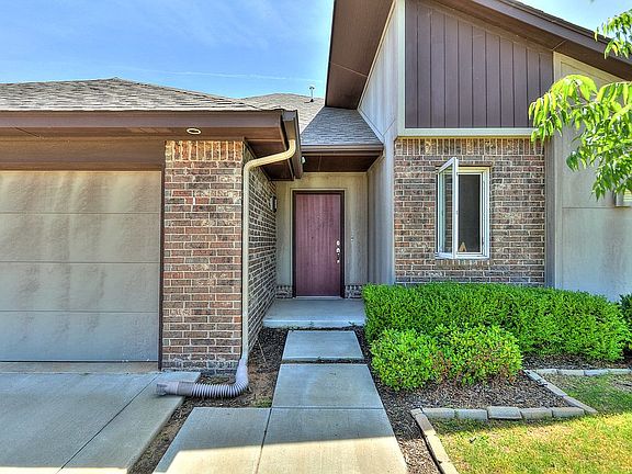 5th image of 2220 NW 172nd St