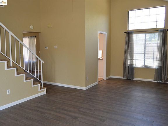 4th image of 2845 Cashew St