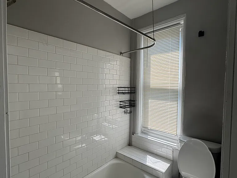 1429 N Hollywood St #2 — Photo 11