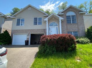 123 Cobblestone Cir, Morgantown, WV 26505