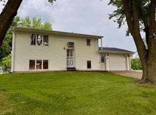 305 2nd Ct SE, Grand Meadow, MN 55936