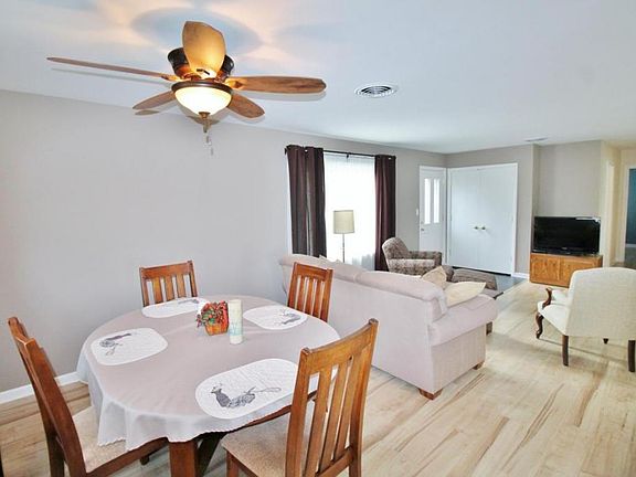 3rd image of 2122 Spansail Dr