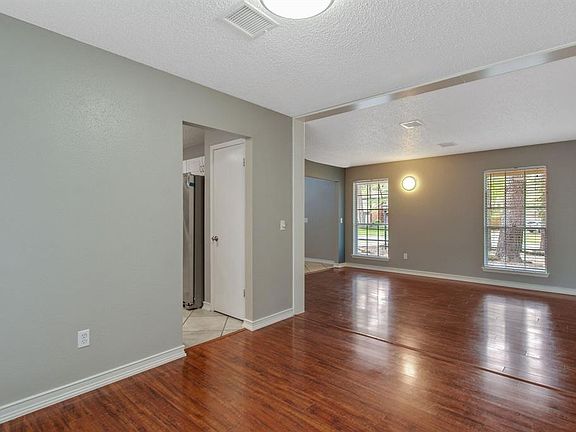 4th image of 42 Rockridge Dr