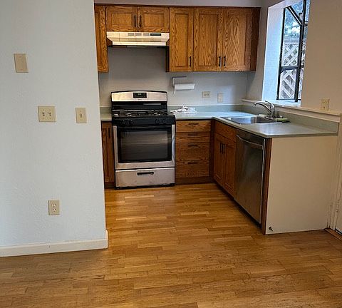 2nd image of 1939 McAllister St Unit A