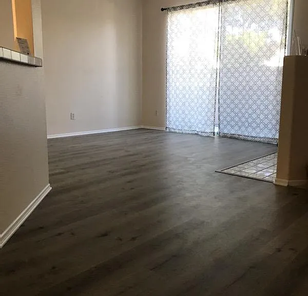 1040 N Turner Ave — Photo 5