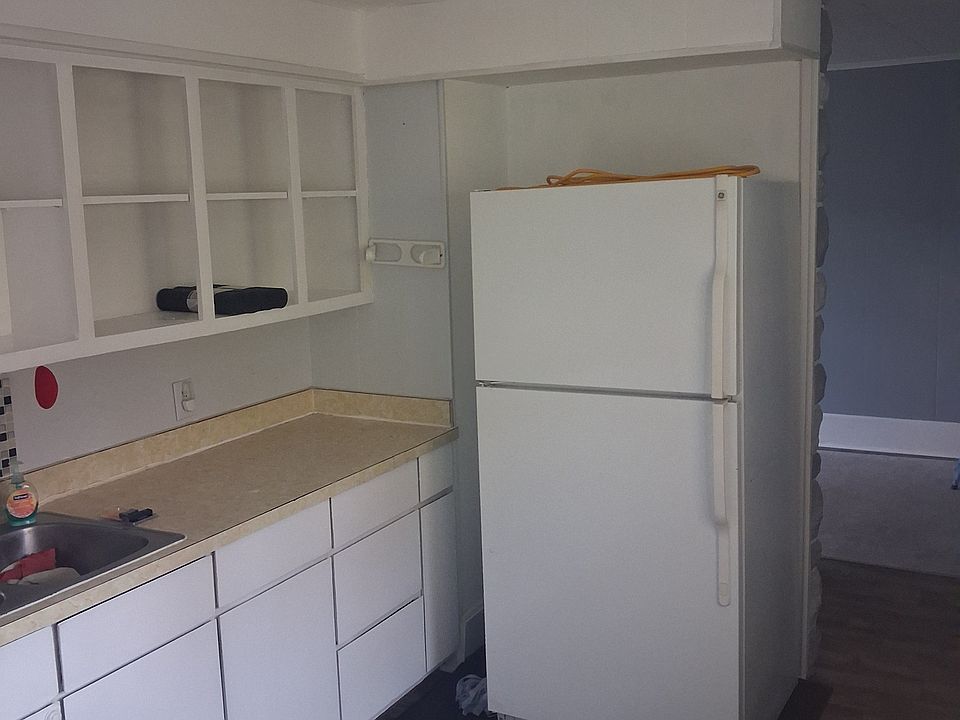 1st image of 406 Bluff St #2