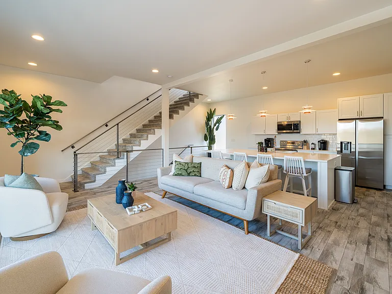 823 Orondo Ave #B — Photo 10