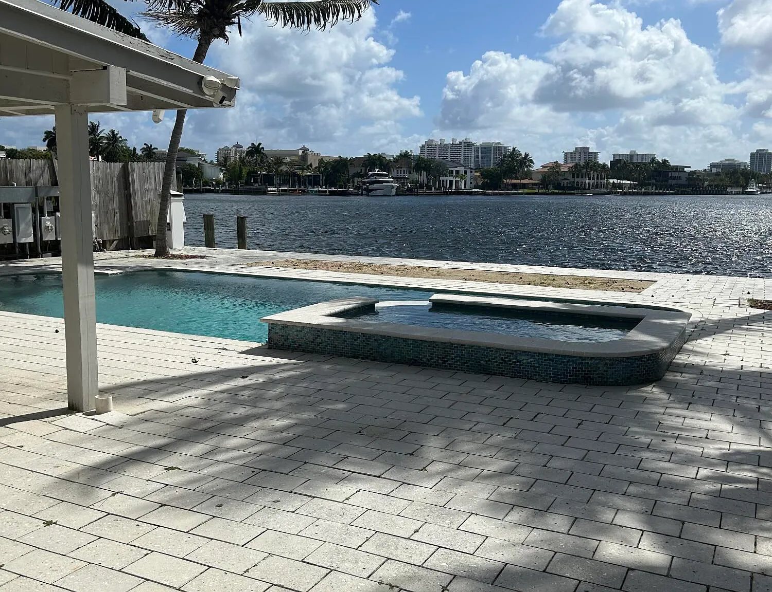 3 bed, 3.0 bath, 1884 sqft, $6,750 — Photo 4