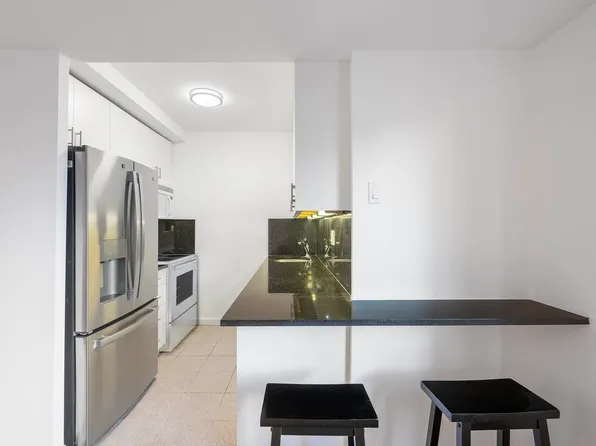 30 West 60th Street image 7 of 11