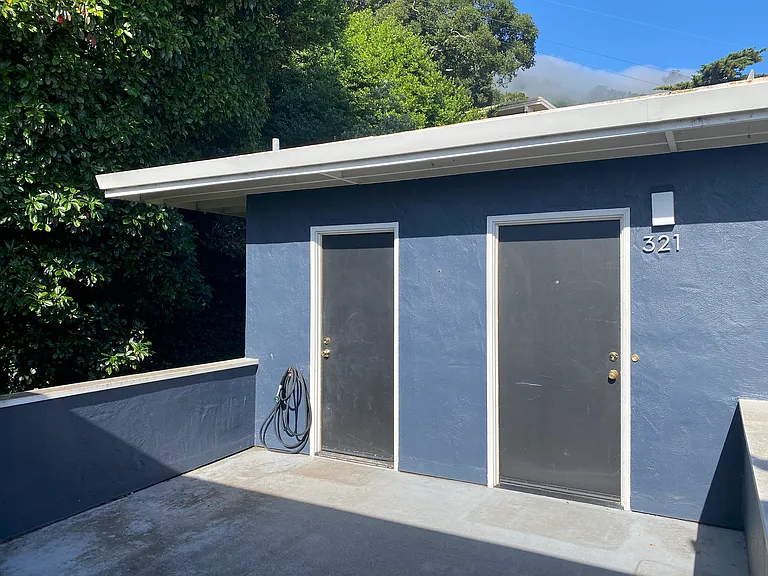 1br/1ba Charmer! Bay Views And Parking! Laundry On-Site! Balcony! Progressive — Photo 21