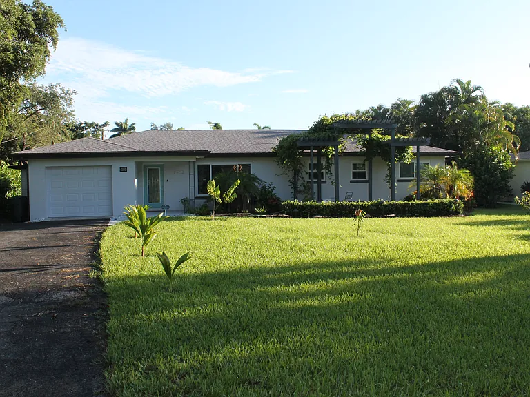 1333 Shadow Ln — Photo 2
