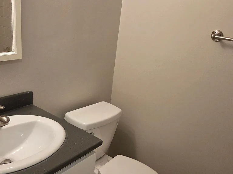 Full bathroom with tub/shower