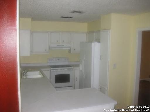 4th image of 5618 Lakebend W