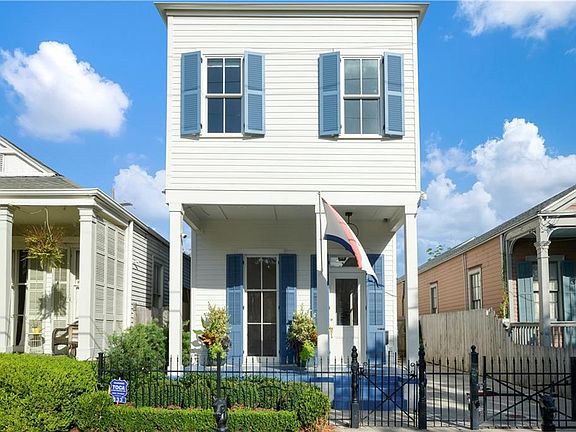 2nd image of 833 Arabella St