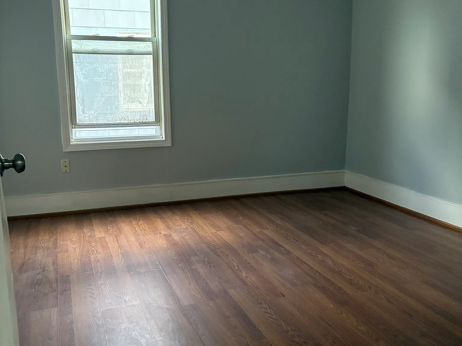 3 bed, 1100 sqft, $2,400 — Photo 3