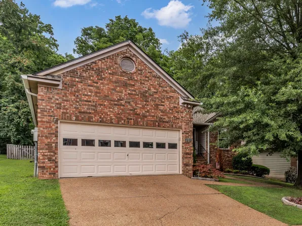 3420 Parkwood Ct, Hermitage, TN 37076