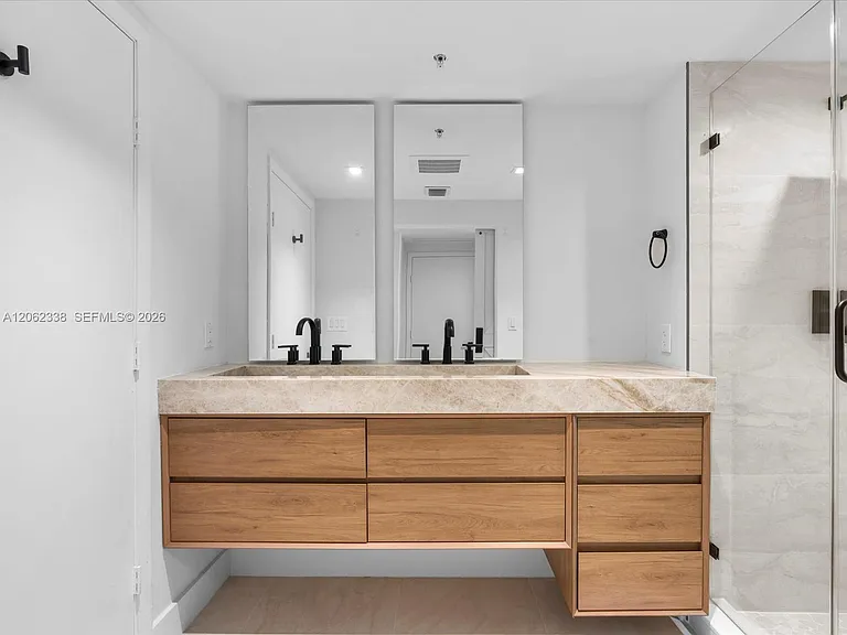 92 SW 3rd St #704 — Photo 39