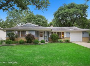 1111 Country Club Ln, Schaumburg, IL