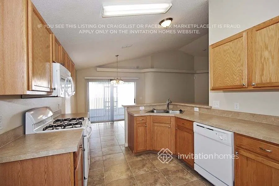 1419 Belvoir Dr Davenport, FL 33837 — Photo 4