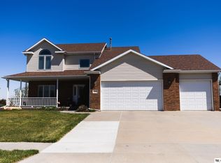 3460 Prairieview Dr, Lincoln, NE 68504
