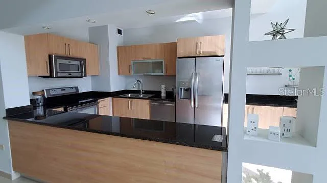 4 bed, 3.0 bath, 3550 sqft, $5,500 — Photo 3