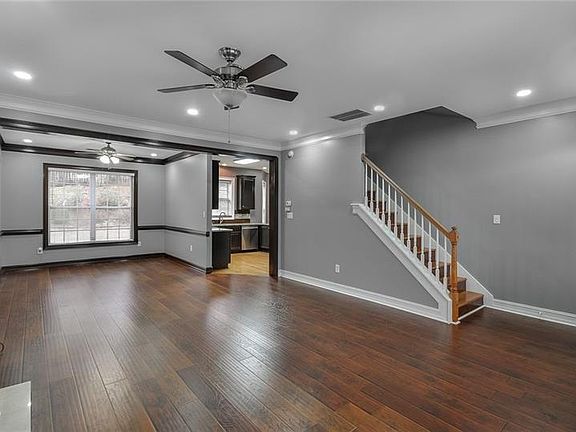 3rd image of 125 Wildcat Bluff Ct