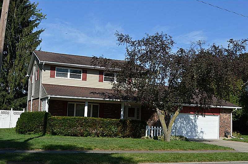 1st image of 498 Robin Hood Ln