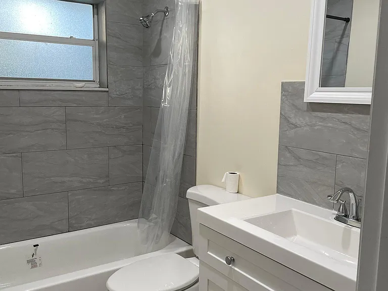 420 NE 44th St #420 — Photo 6