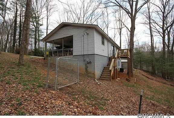 4th image of 385 Bass Lake Dr
