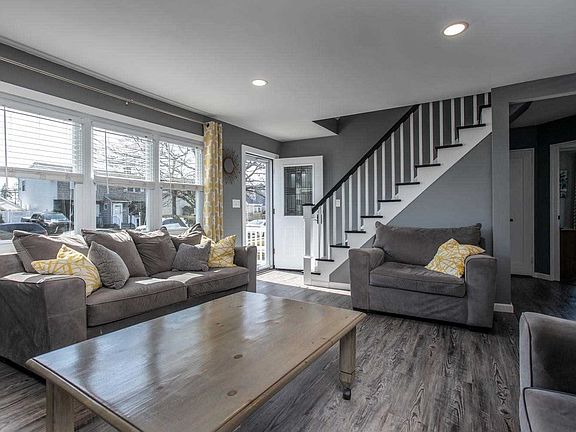 5th image of 25 Gables Dr
