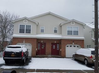 38 Mercer St, Carteret, NJ 07008
