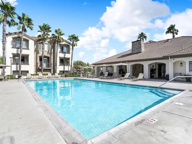 Paseo Villas — Photo 8