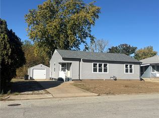 51 Medial Dr, Decatur, IL 62521