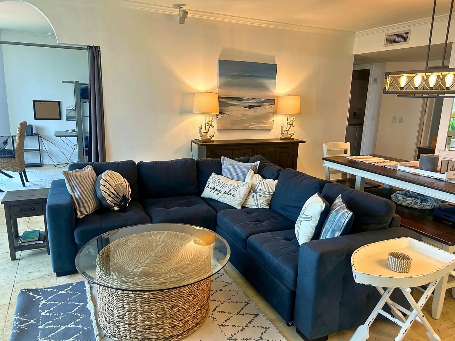 3 bed, 3.0 bath, 1870 sqft, $14,000 — Photo 4
