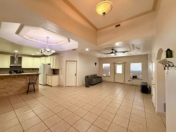 3rd image of 405 Wren Point