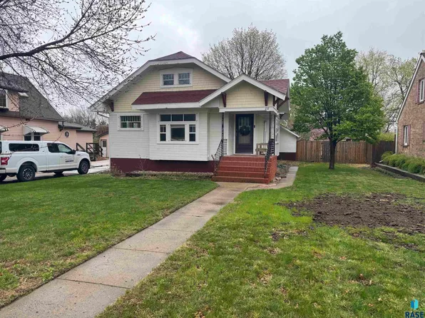 231 4th St, Scotland, SD 57059