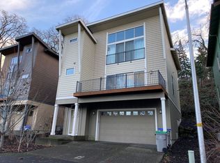 271 Mount Rainier Loop, Hood River, OR 97031