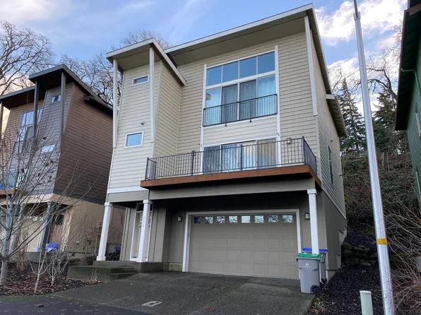 271 Mount Rainier Loop, Hood River, OR 97031