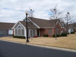 932 Bridges Dr, Arlington, TX 76012